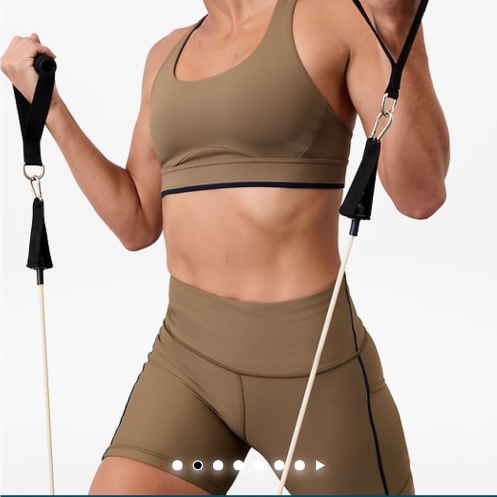 Athleta Interval Stash Tipped 5” Short